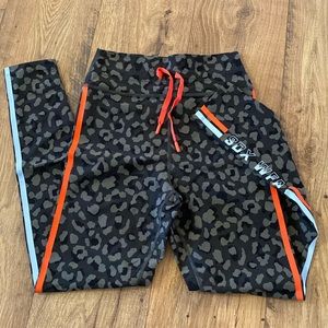 EUC Sarah’s Day by White Fox Active - Camo leggings